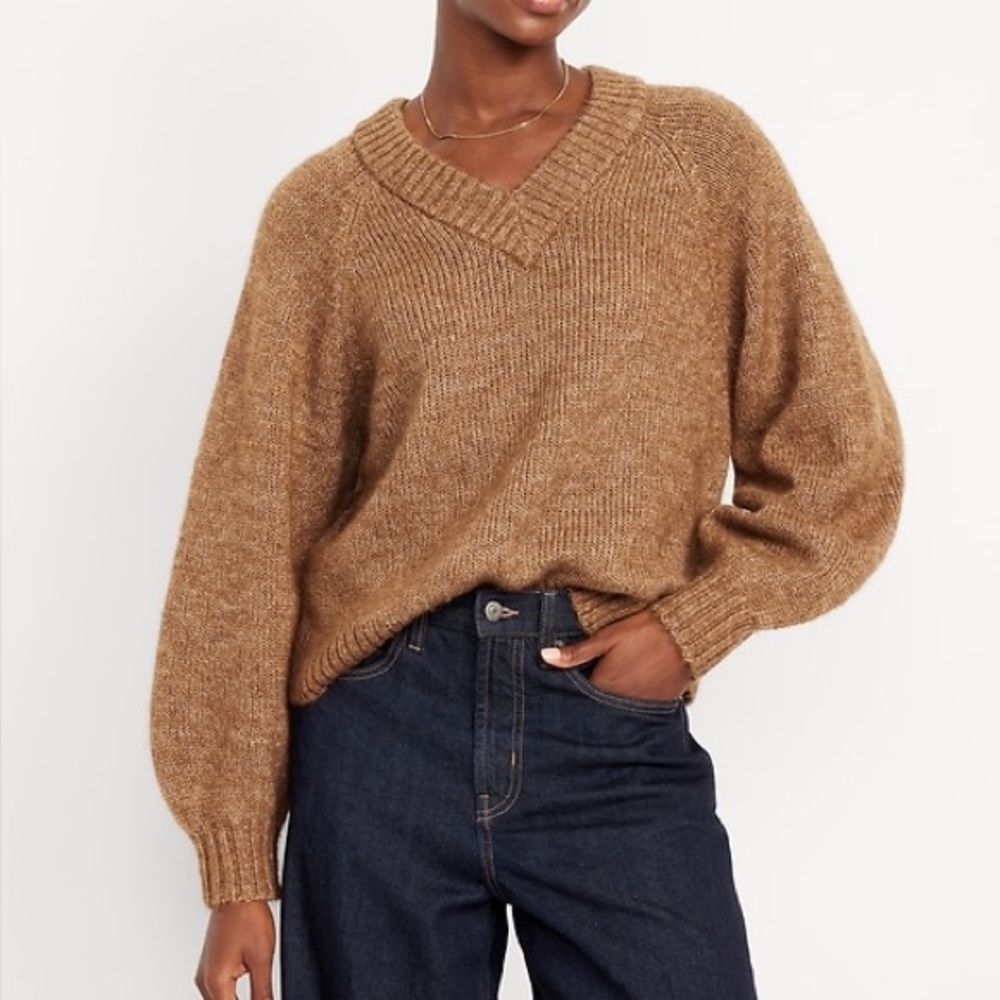 Old Navy Women's V-Neck Cozy Knit Sweater